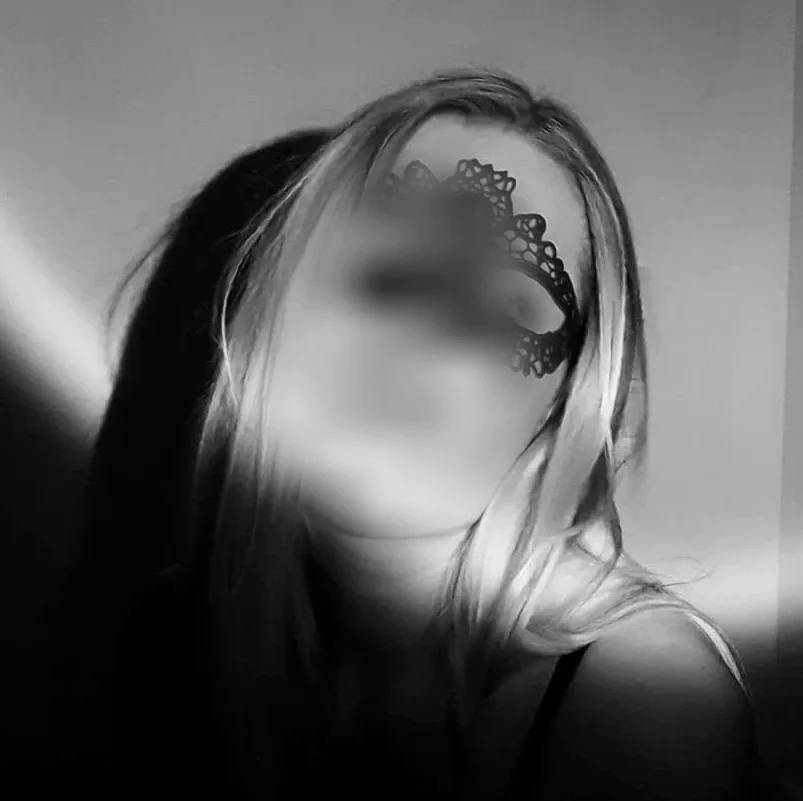 Emanuela, 36 anni